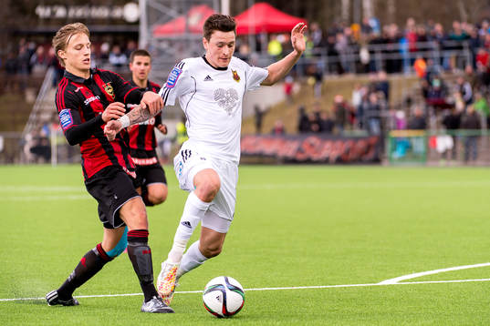 Brommapojkarnas Daniel Stensson och Östersunds Jamie Ryan