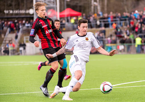 Brommapojkarnas Daniel Stensson och Östersunds Jamie Ryan