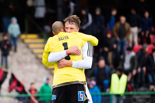 Östersunds målvakt Petter Augustsson och Bobo Sollander