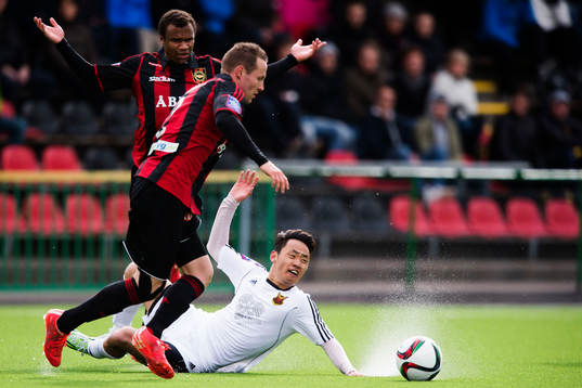 Brommapojkarnas Serge-Junior Martinsson Ngouali och