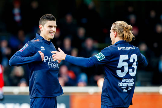 Utsiktens Luka Mijaljevic och Jesper Westermark jublar