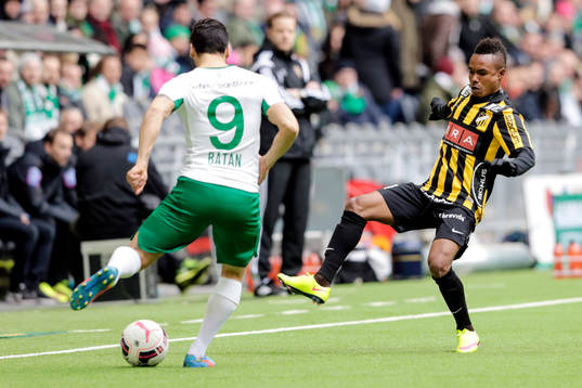 Hammarbys Stefan Batan och Häckens Nasiru Mohammed