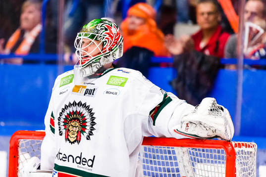 Frölundas målvakt Lars Johansson deppar