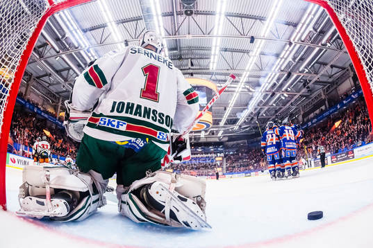 Frölundas målvakt Lars Johansson deppar