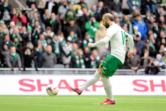 Hammarbys Kennedy Bakircioglu gör 1-0 på straff