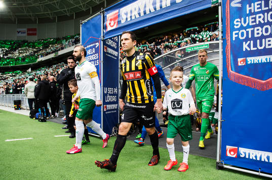 Hammarbys Kennedy Bakircioglu och Häckens Martin Ericsson