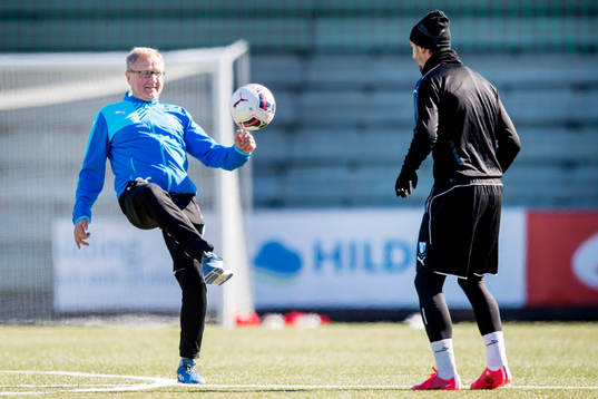 Malmö FFs lagläkare Pär Herbertsson och Agon Mehmeti