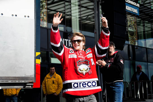 Malmö Redhawks Nicklas Jadeland jublar när Malmö