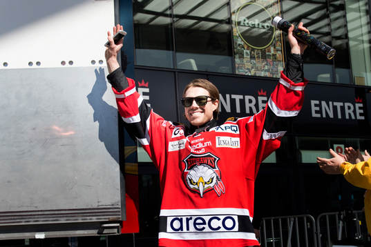 Malmö Redhawks Mattias Persson när Malmö Redhawks firar