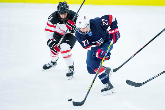Kanadas Jillian Saulnier jagar Usas Anne Pankowski