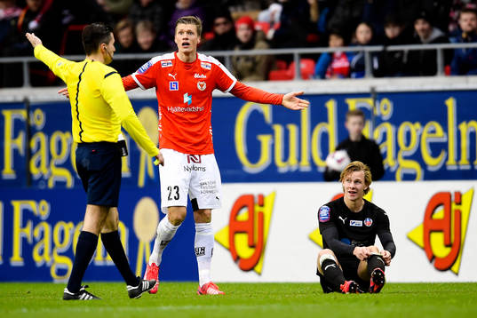 Kalmars Viktor Elm och Helsingborgs Emil Krafth
