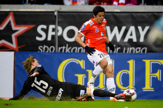 Helsingborgs Emil Krafth och Kalmars Romário Pereira