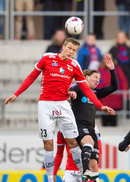Kalmars Viktor Elm och Helsingborgs Darijan Bojanic