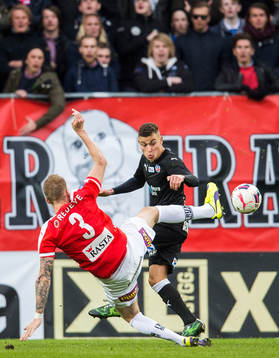 Kalmars Marcus Nilsson och Helsingborgs Jordan Larsson