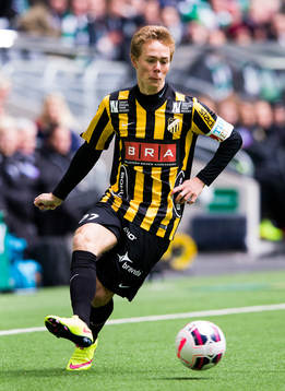 Häckens Joel Andersson med bollen