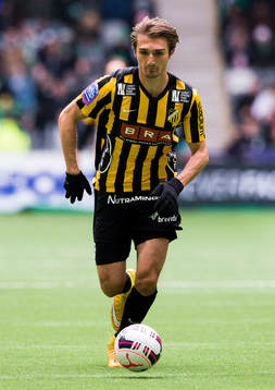 Häckens Dardan Rexhepi med bollen