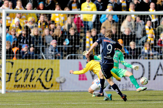 Gefles Johan Oremo gör 0-1