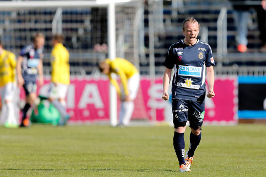 Gefles Jesper Florén jublar