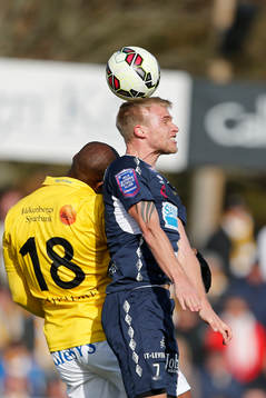 Gefles Robin Nilsson nickar bollen