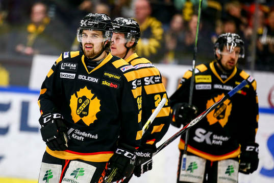 Skellefteås Axel Holmström och Nick Sörensen jublar