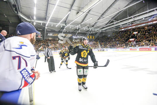 Skellefteås Martin Lundberg jublar