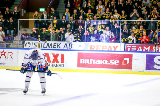 Linköpings Jacob Micflikier deppar