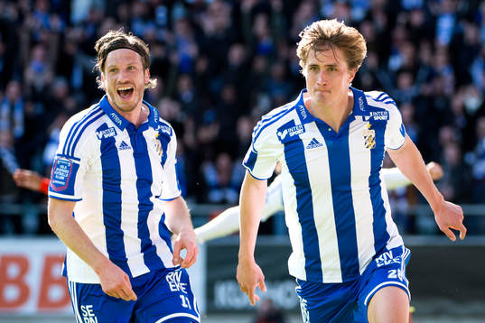 IFK Göteborgs Gustav Svensson och Thomas Rogne firar