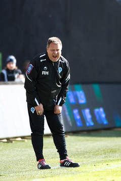 Åtvidabergs tränare Roar Hansen reagerar