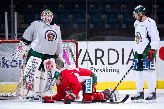 Frölundas målvakt Lars Johansson, Joel Lundqvist och