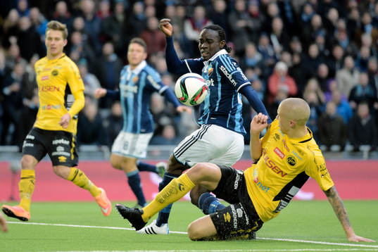 Djurgårdens Sam Johnson och Elfsborgs Sebastian Holmén