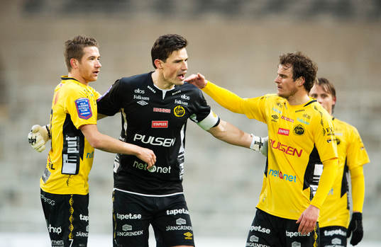 Elfsborgs Marcus Rohdén, målvakt Kevin Stuhr Ellegaard