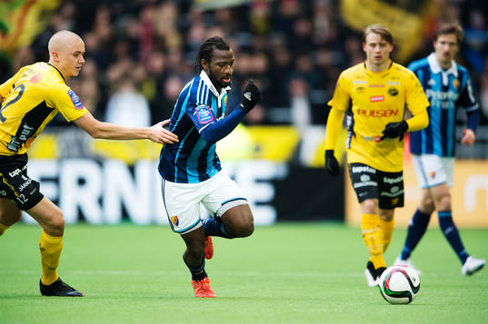Elfsborgs Sebastian Holmén och Djurgårdens Amadou Jawo