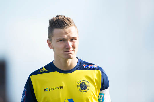 i matchen i Superettan mellan Ängelholm och Assyriska i