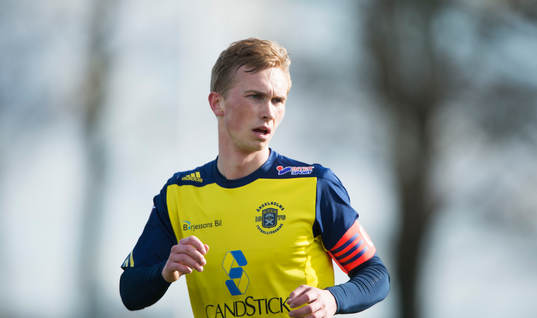 Ängelholms unge lagkapten Albin Nilsson i matchen i