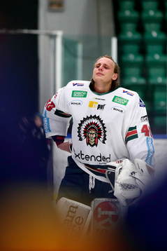 Frölundas målvakt Hugo Fagerblom deppar