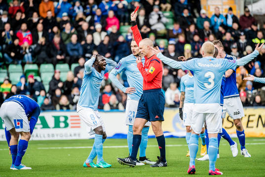 Malmö FFs Enock Kofi Adu får rött kort