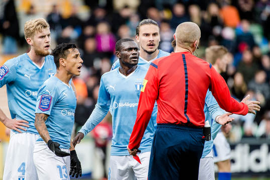 Malmö FFs Filip Helander , Victor Yoshimar Yotun Flores ,