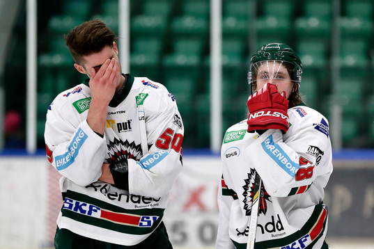 Frölundas Pierre Engvall och David Stenbacka deppar