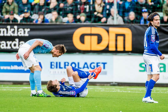 Malmö FFs Markus Rosenberg skriker på Sundsvalls Lars