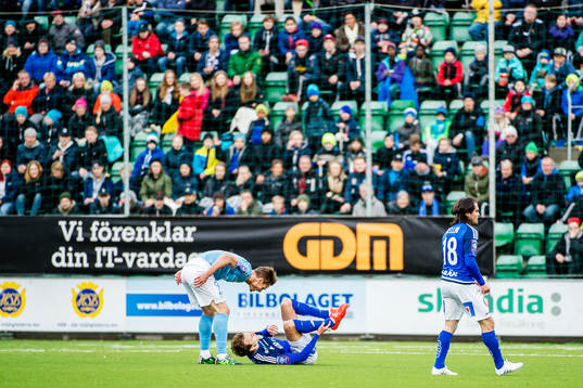 Malmö FFs Markus Rosenberg skriker på Sundsvalls Lars