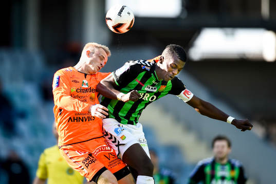 Varbergs Pär Asp i nickduell med Gais Bryan Johansson