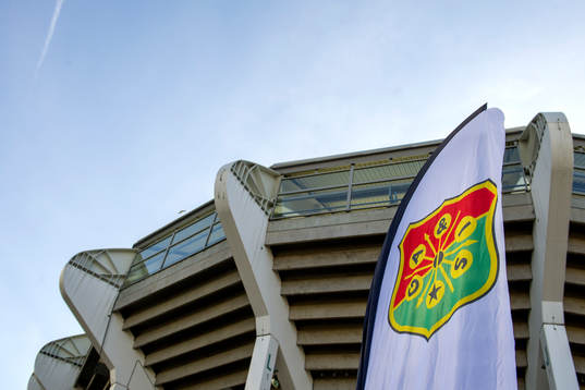 En Gais-flagga utanför Gamla Ullevi