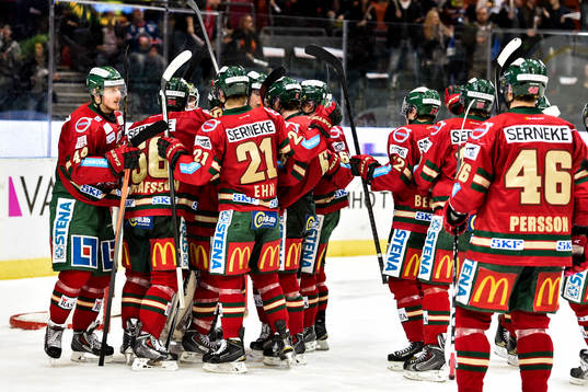 Frölundas spelare jublar