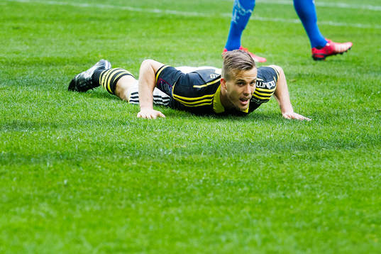 s Fredrik Brustad reagerar