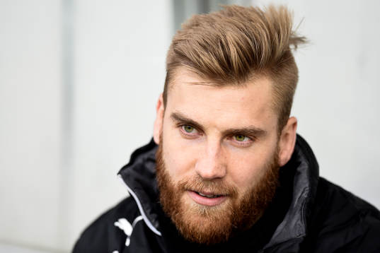 Malmö FFs Rasmus Bengtsson på bänken