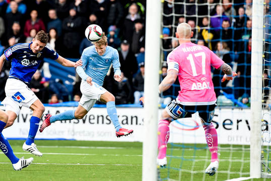 Malmö FFs Oscar Lewicki nickar 1-4 bakom Sundsvalls