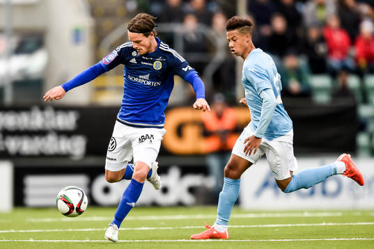 Sundsvalls Eric Larsson och Malmö FFs Tobias Sana