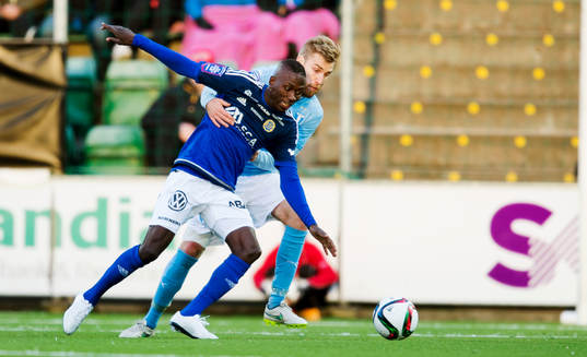 Sundsvalls Pa Amat Dibba och Malmö FFs Rasmus Bengtsson
