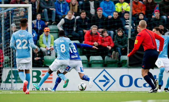 Malmö FFs Enock Kofi Adu får rött kort