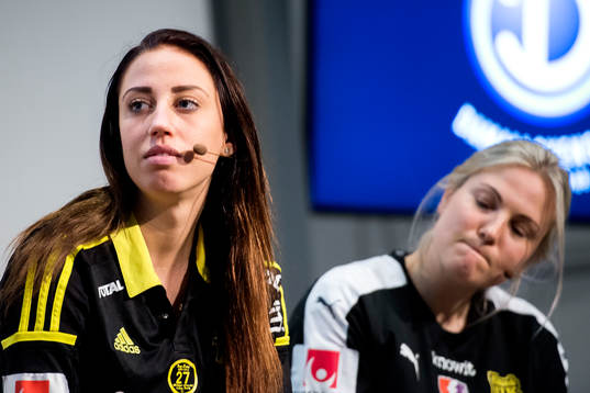 s Petra Andersson och Umeå IK:s Lisa Lantz